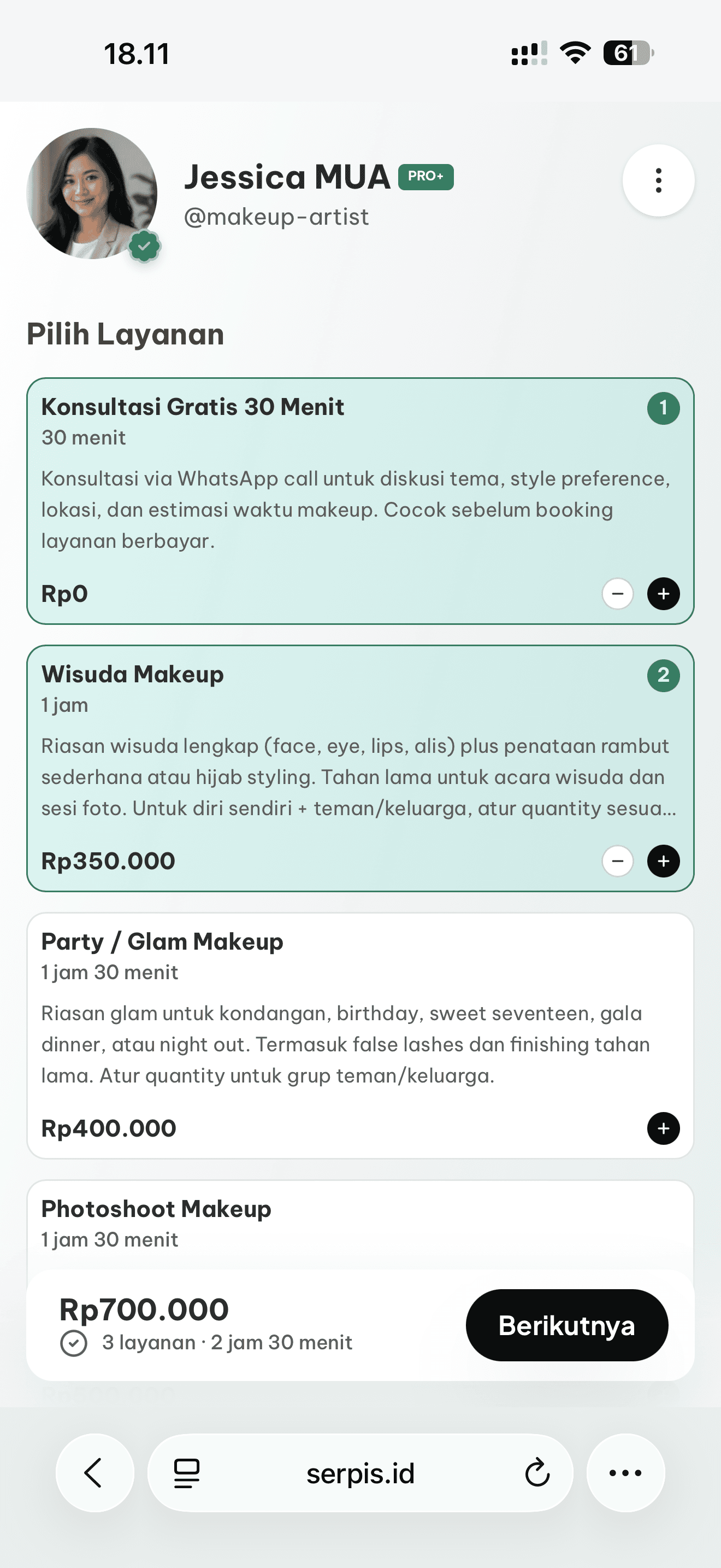 Tampilan katalog layanan booking Serpis di ponsel