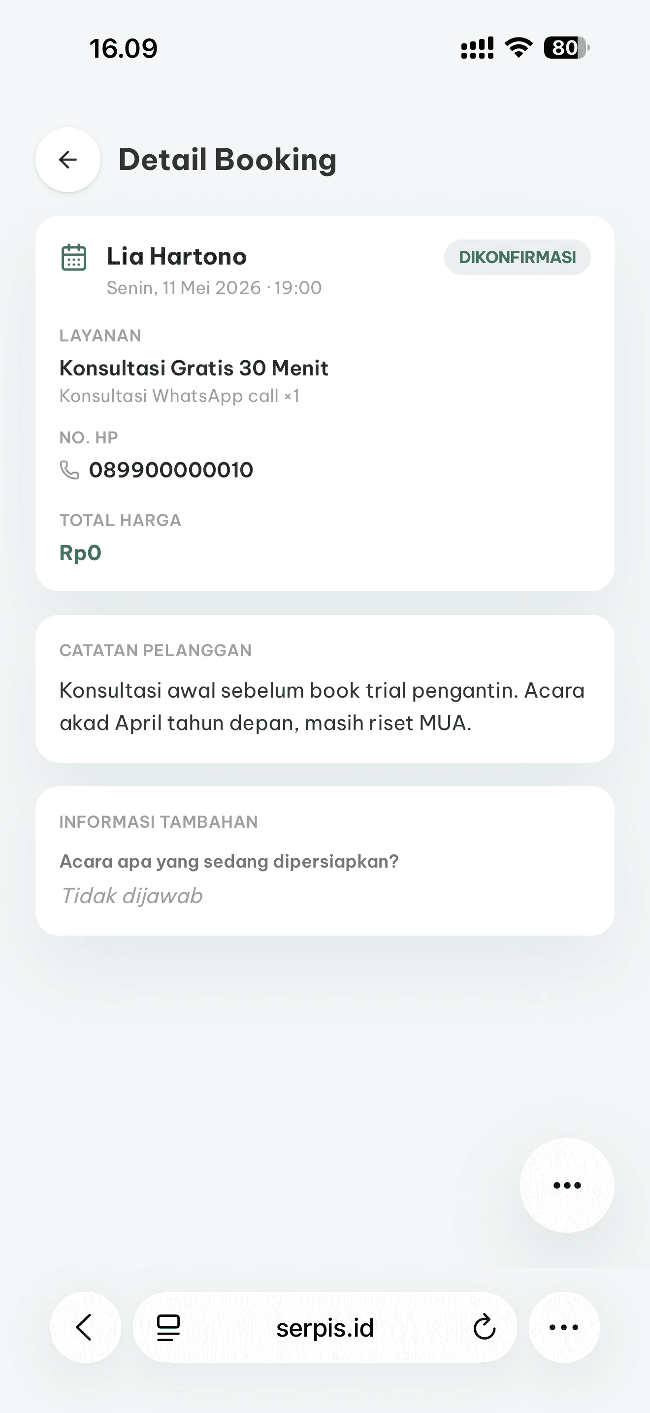 Detail booking yang dikonfirmasi di aplikasi Serpis dengan data klien lengkap